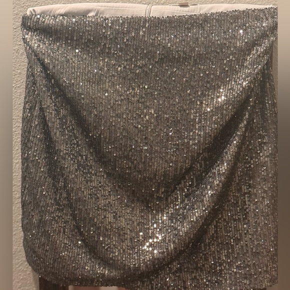 LOFT Silver Sequin Wrap style skirt- perfect for a Taylor Swift event! - Picture 5 of 6